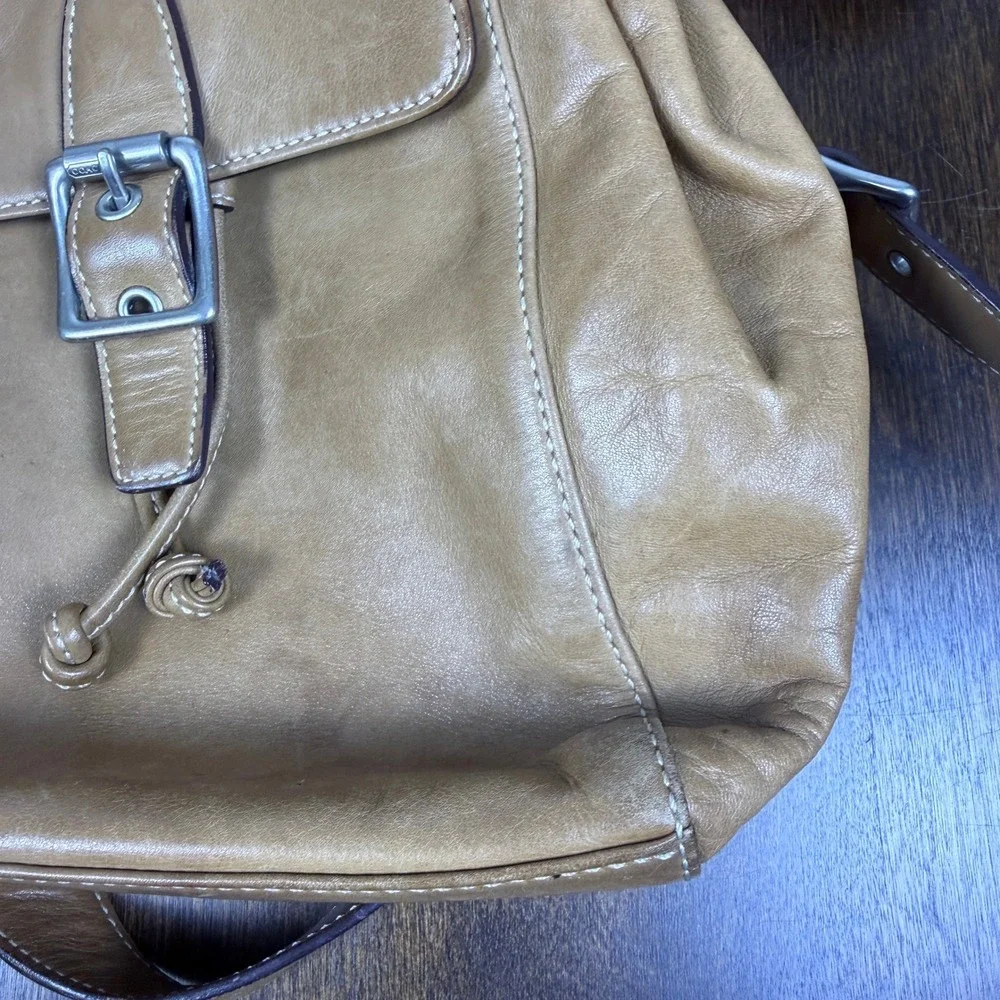 Coach Soho Tan Leather Small Backpack Vintage 9569 Drawstring Buckle Flap Bag